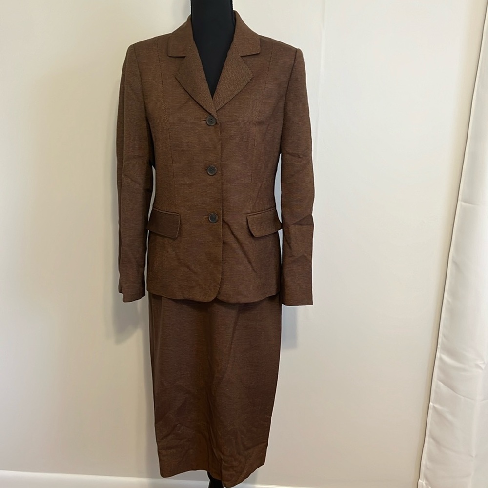 Le Suit Rust Brown Women's Two-Piece Skirt Suit